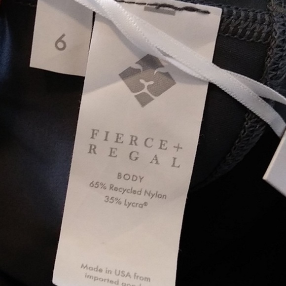 Fierce + Regal The Zippered Capri black size 6 - Picture 9 of 10